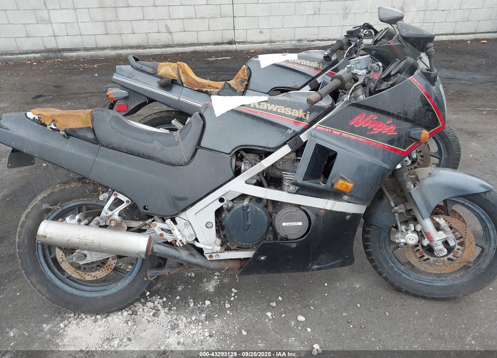 1987 KAWASAKI ZX600 B VIN: JKAZX4B17HA000643