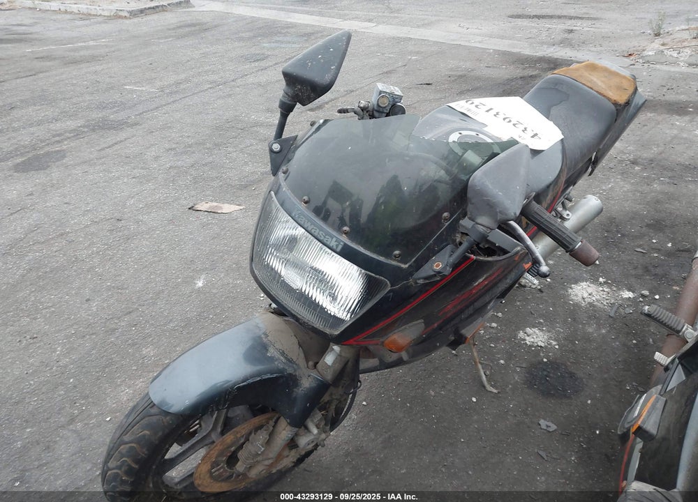1987 KAWASAKI ZX600 B VIN: JKAZX4B17HA000643