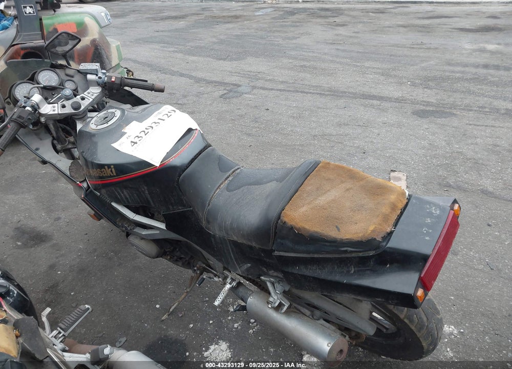 1987 KAWASAKI ZX600 B VIN: JKAZX4B17HA000643
