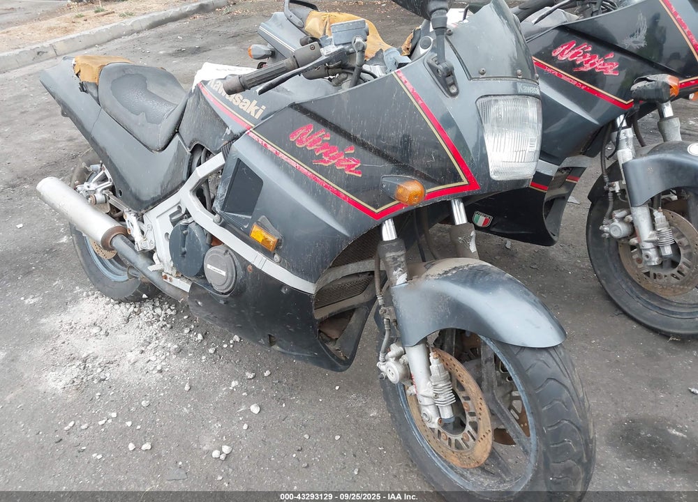 1987 KAWASAKI ZX600 B VIN: JKAZX4B17HA000643
