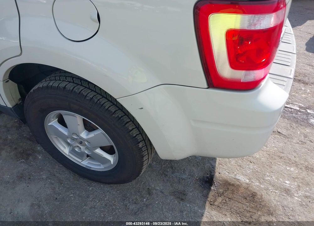 2011 FORD ESCAPE VIN: 1FMCU0D7XBKB82737