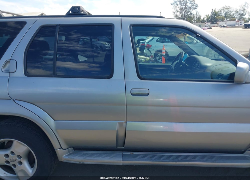 2001 INFINITI QX4 VIN: JNRDR09Y41W218246