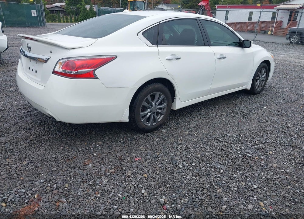 2015 NISSAN ALTIMA VIN: 1N4AL3AP7FC252480