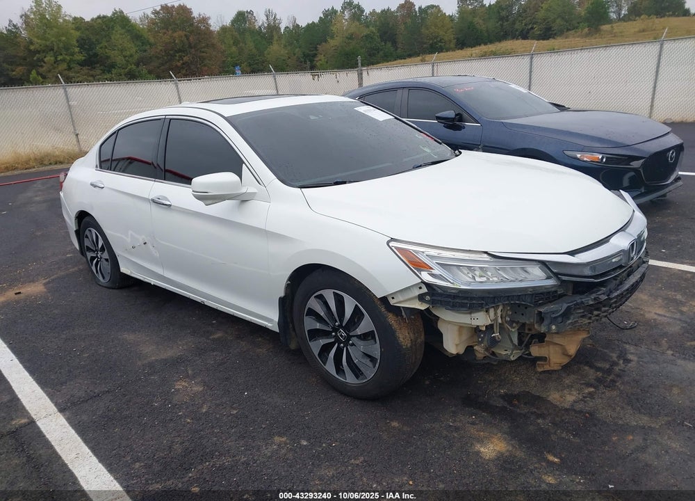 2017 HONDA ACCORD HYBRID TOURING VIN: JHMCR6F77HC028820