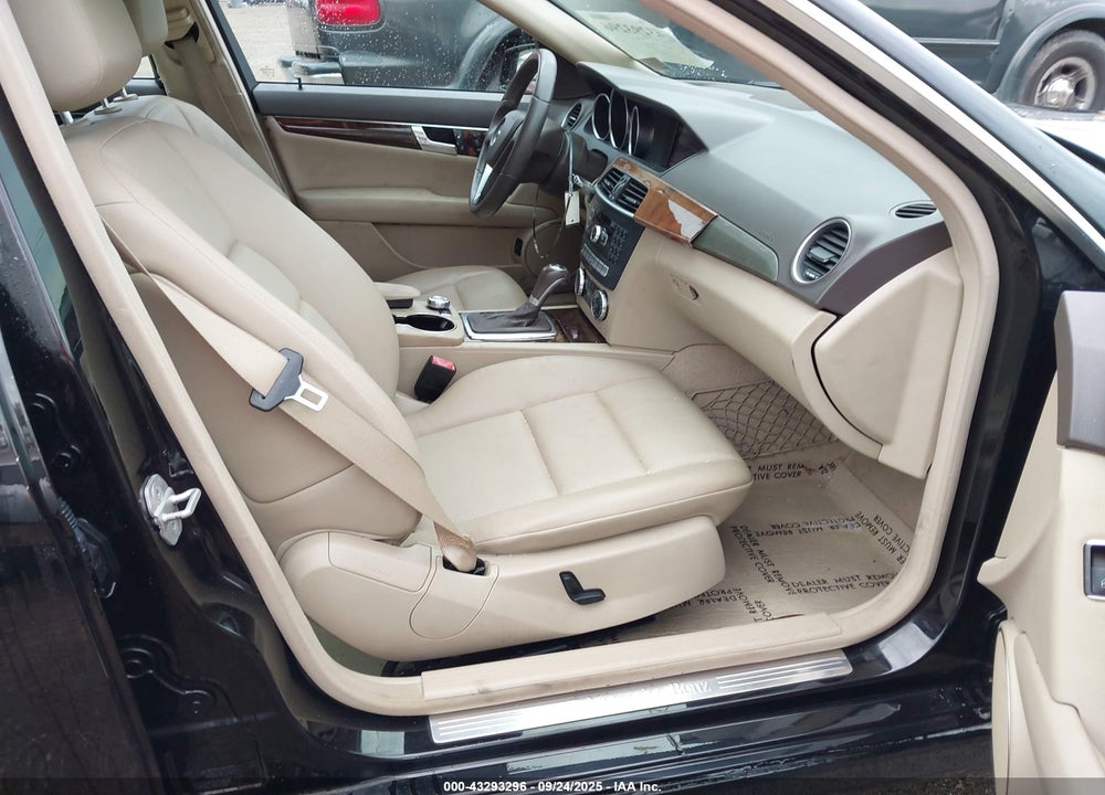 2013 MERCEDES-BENZ C CLASS VIN: WDDGF8AB0DR261714