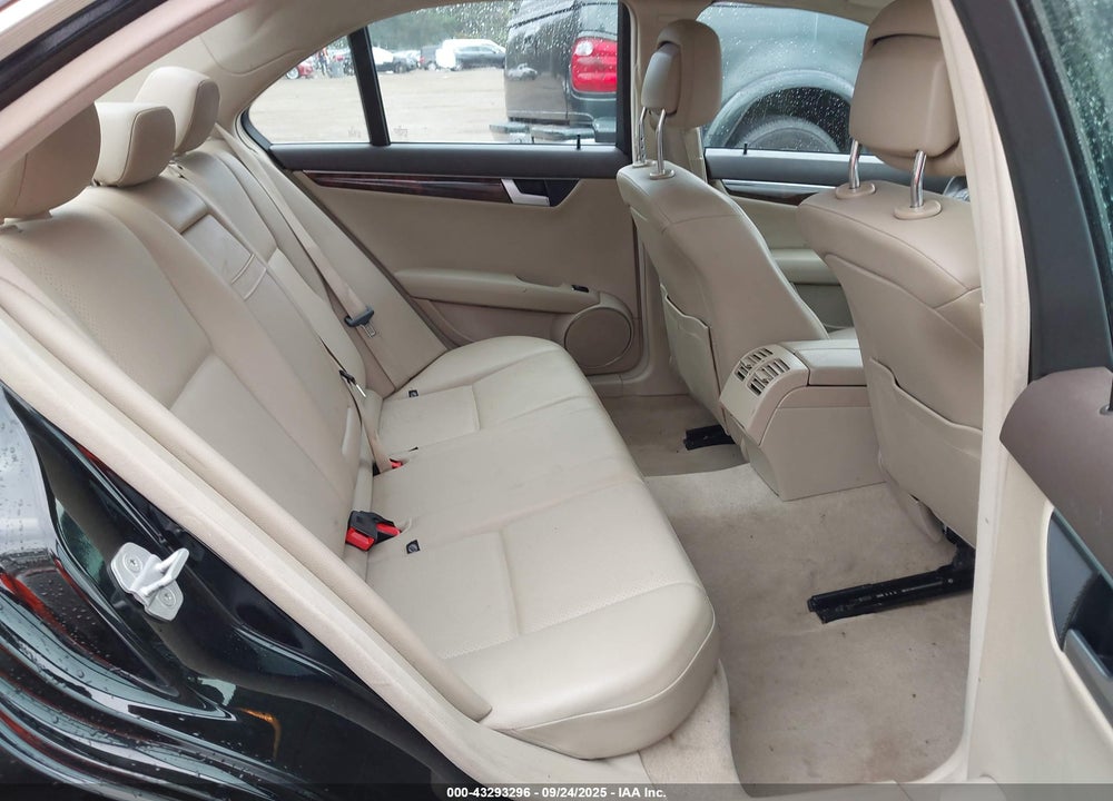 2013 MERCEDES-BENZ C CLASS VIN: WDDGF8AB0DR261714