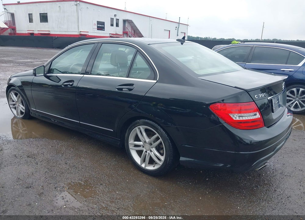 2013 MERCEDES-BENZ C CLASS VIN: WDDGF8AB0DR261714