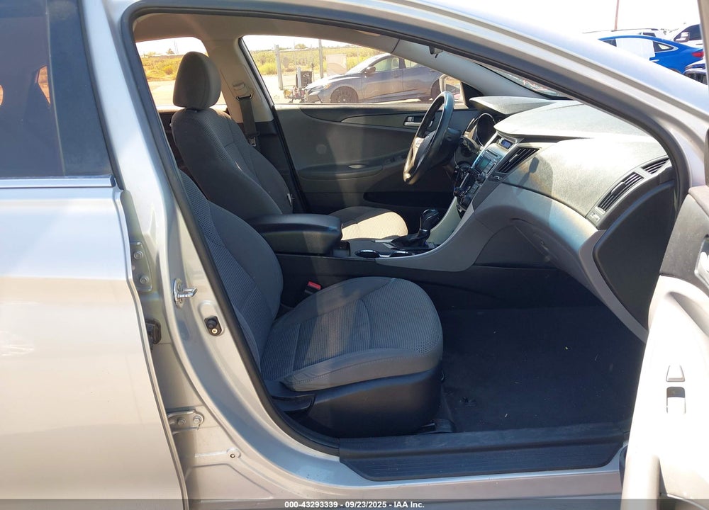 2011 HYUNDAI SONATA VIN: 5NPEB4AC0BH241997