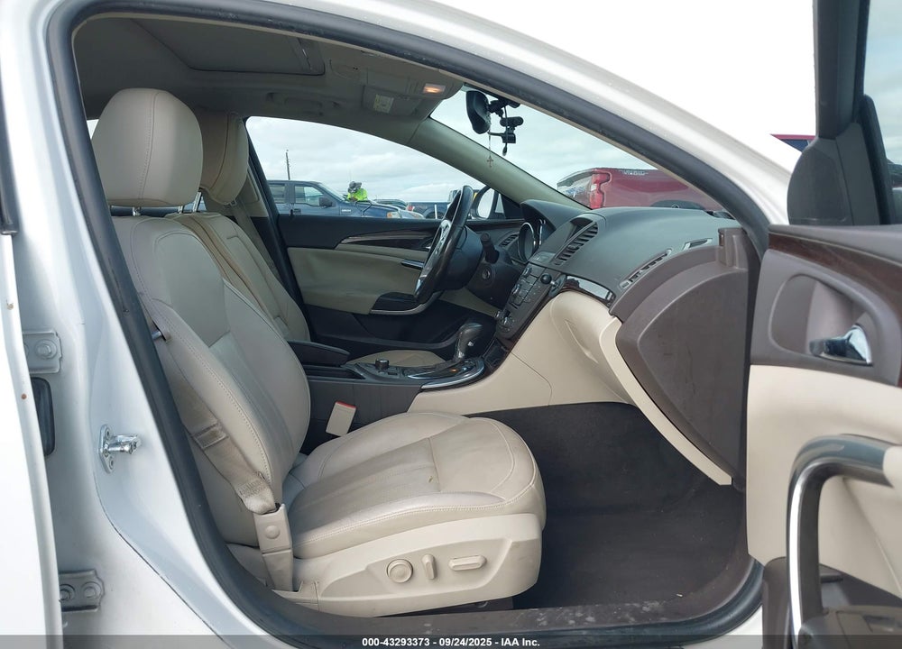 2011 BUICK REGAL VIN: W04G15GV2B1074747