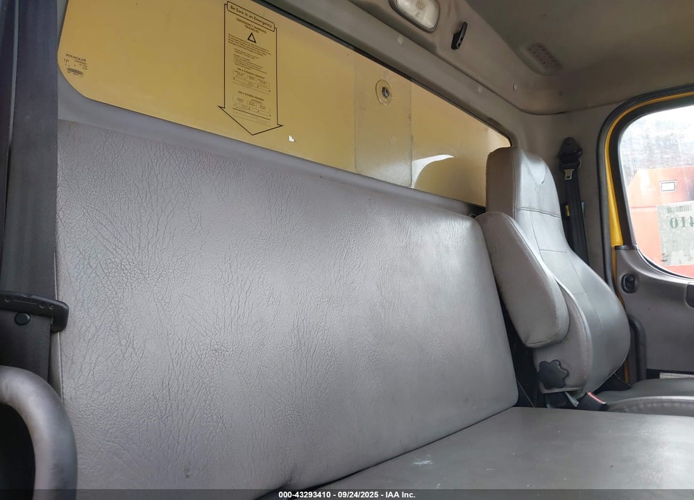 2017 FREIGHTLINER M2 106 VIN: 3ALACWDT8HDHV3210
