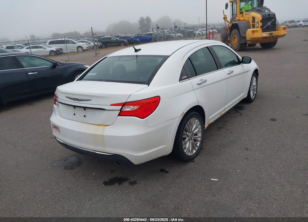 2011 CHRYSLER 200 LIMITED VIN: 1C3BC2FG3BN571802