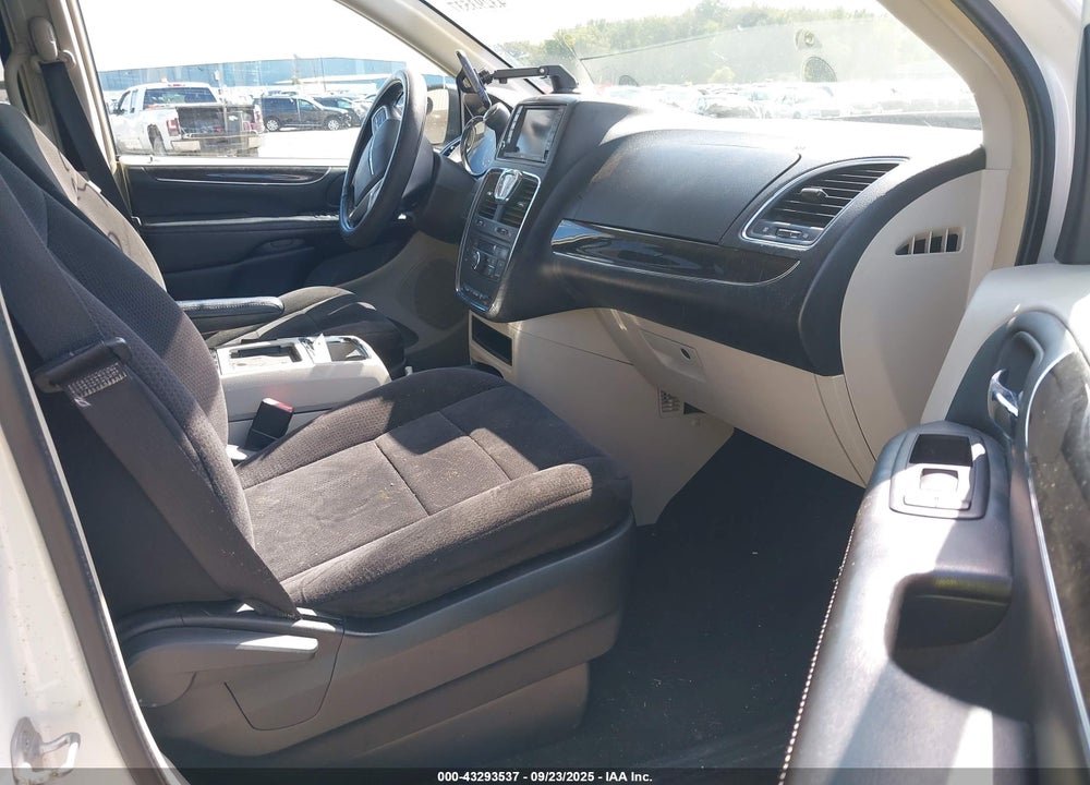 2011 CHRYSLER TOWN & COUNTRY TOURING VIN: 2A4RR5DG7BR667927