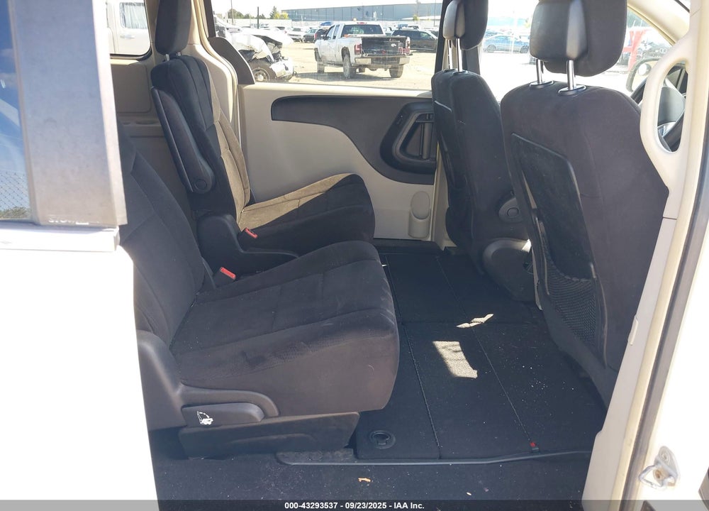 2011 CHRYSLER TOWN & COUNTRY TOURING VIN: 2A4RR5DG7BR667927
