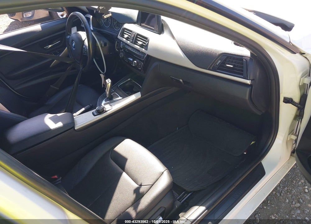 2017 BMW 320I XDRIVE VIN: WBA8A3C36HK692477