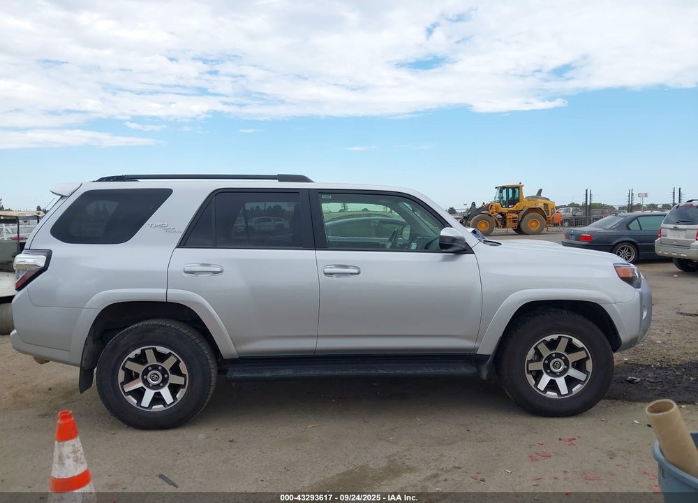 2024 TOYOTA 4RUNNER VIN: JTEPU5JRXR6267035