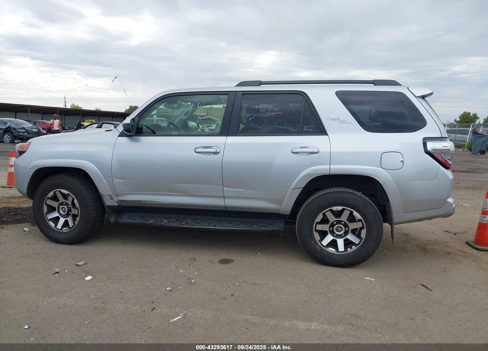 2024 TOYOTA 4RUNNER VIN: JTEPU5JRXR6267035