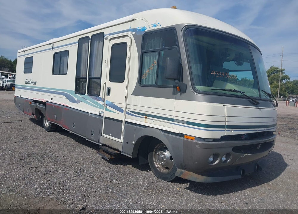 1995 CHEVROLET P30 VIN: 1GBLP37N0S3310893