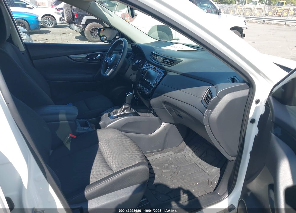 2019 NISSAN ROGUE SV VIN: KNMAT2MT2KP526880
