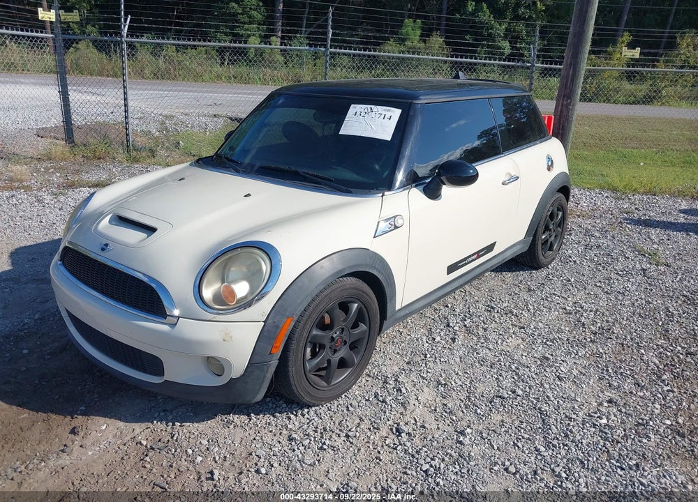 2008 MINI COOPER S VIN: WMWMF73558TV35459