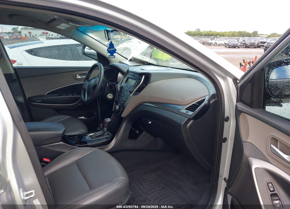 2016 HYUNDAI SANTA FE VIN: 5XYZT3LB8GG364555