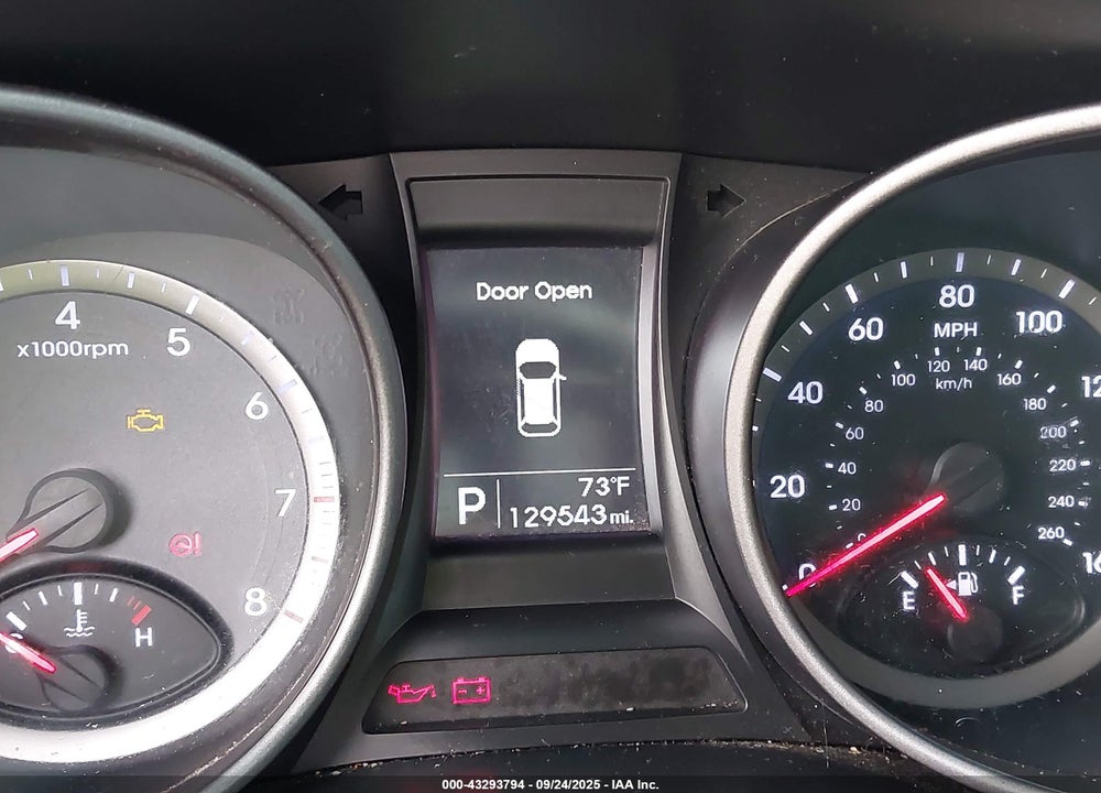 2016 HYUNDAI SANTA FE VIN: 5XYZT3LB8GG364555