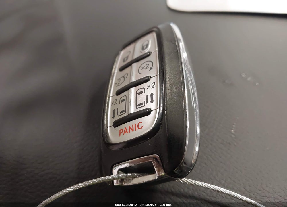 2022 CHRYSLER PACIFICA TOURING L VIN: 2C4RC1BG5NR140587