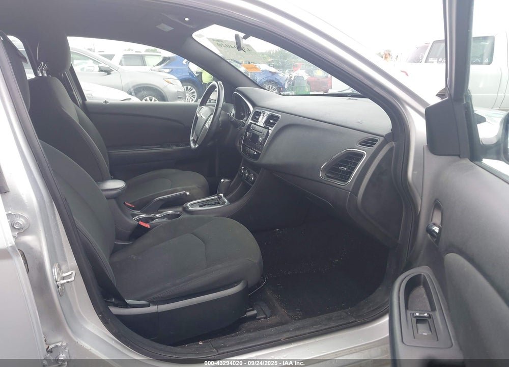 2012 CHRYSLER 200 VIN: 1C3CCBBB7CN102003