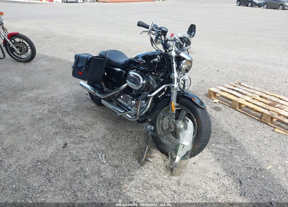 2016 HARLEY-DAVIDSON XL1200 C VIN: 1HD1CT312GC405947