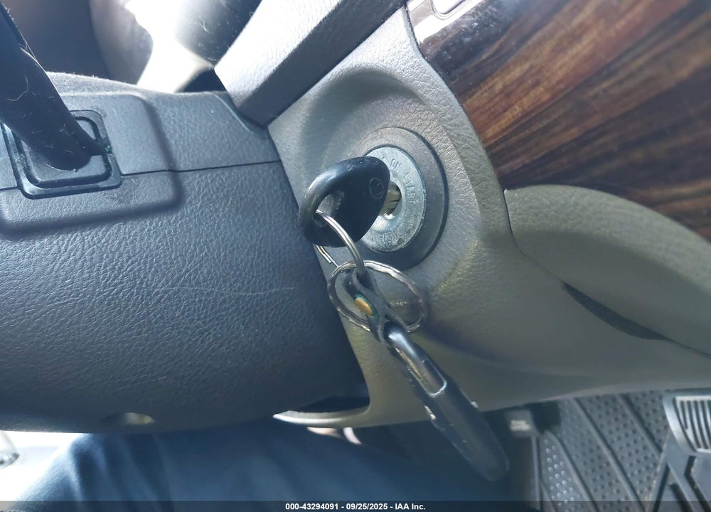 2011 HYUNDAI SANTA FE VIN: 5XYZGDAB2BG066783