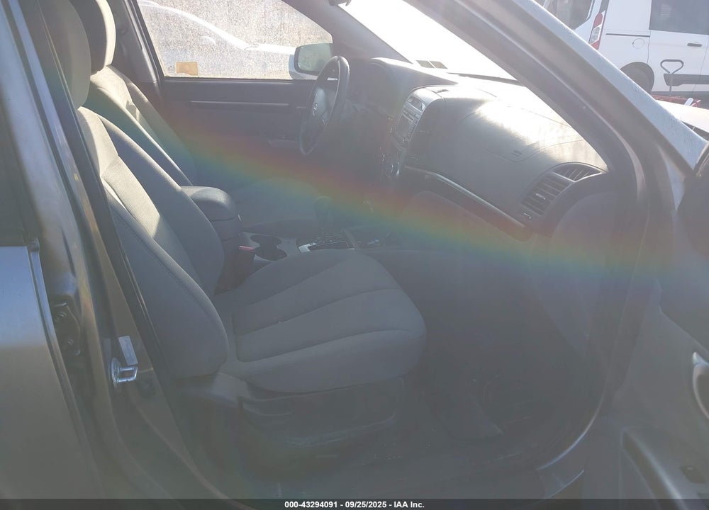 2011 HYUNDAI SANTA FE VIN: 5XYZGDAB2BG066783
