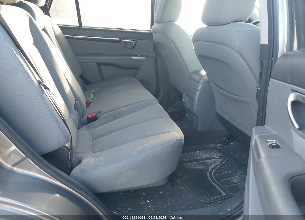 2011 HYUNDAI SANTA FE VIN: 5XYZGDAB2BG066783