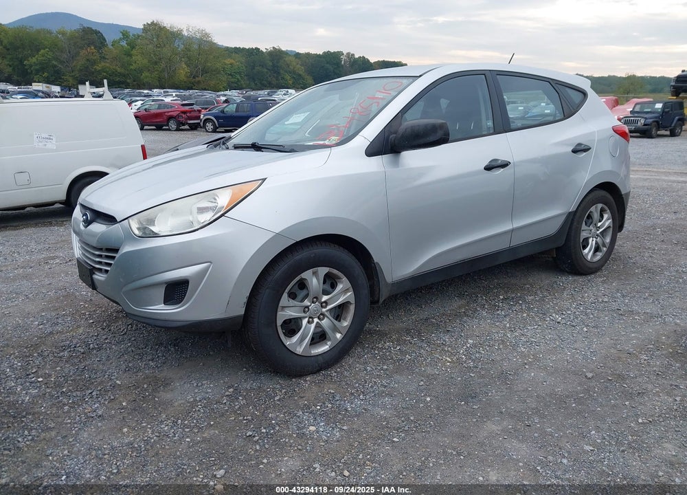 2011 HYUNDAI TUCSON VIN: KM8JT3AB2BU120385