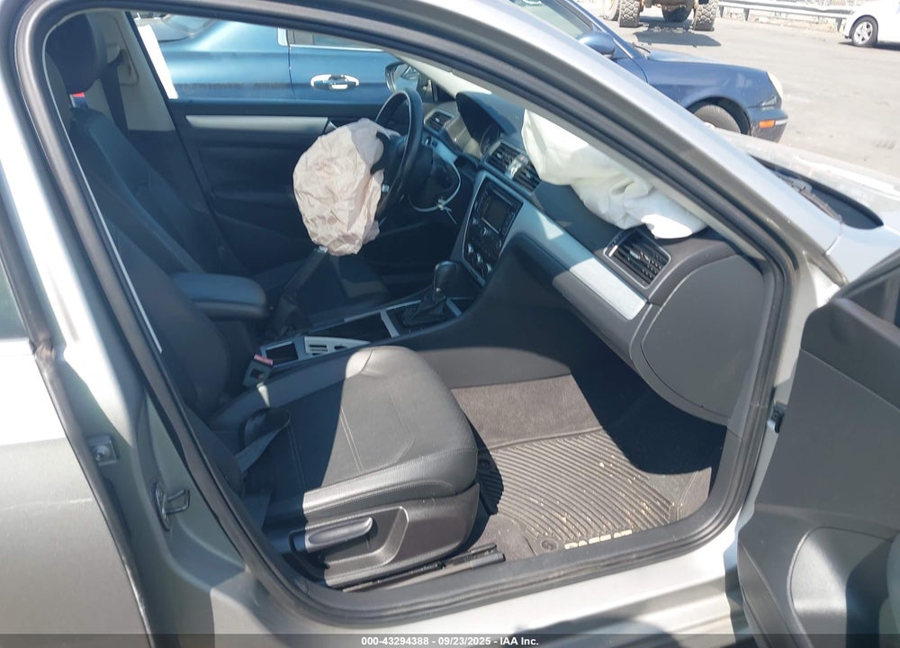 2012 VOLKSWAGEN PASSAT 2.5L SE VIN: 1VWBP7A37CC014788