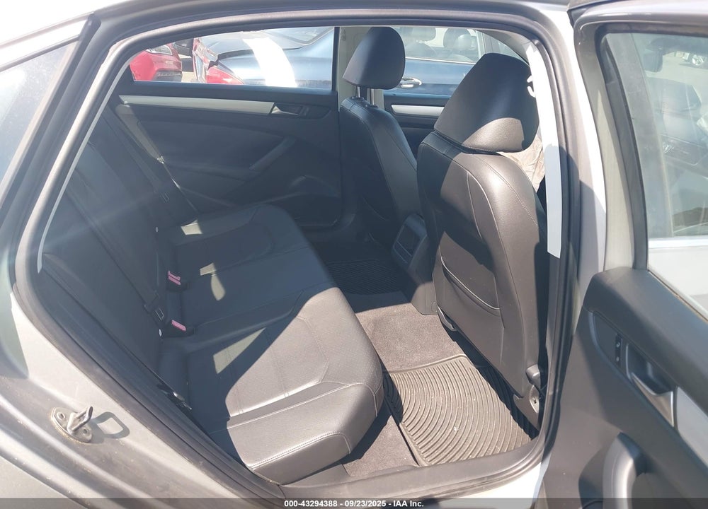 2012 VOLKSWAGEN PASSAT 2.5L SE VIN: 1VWBP7A37CC014788
