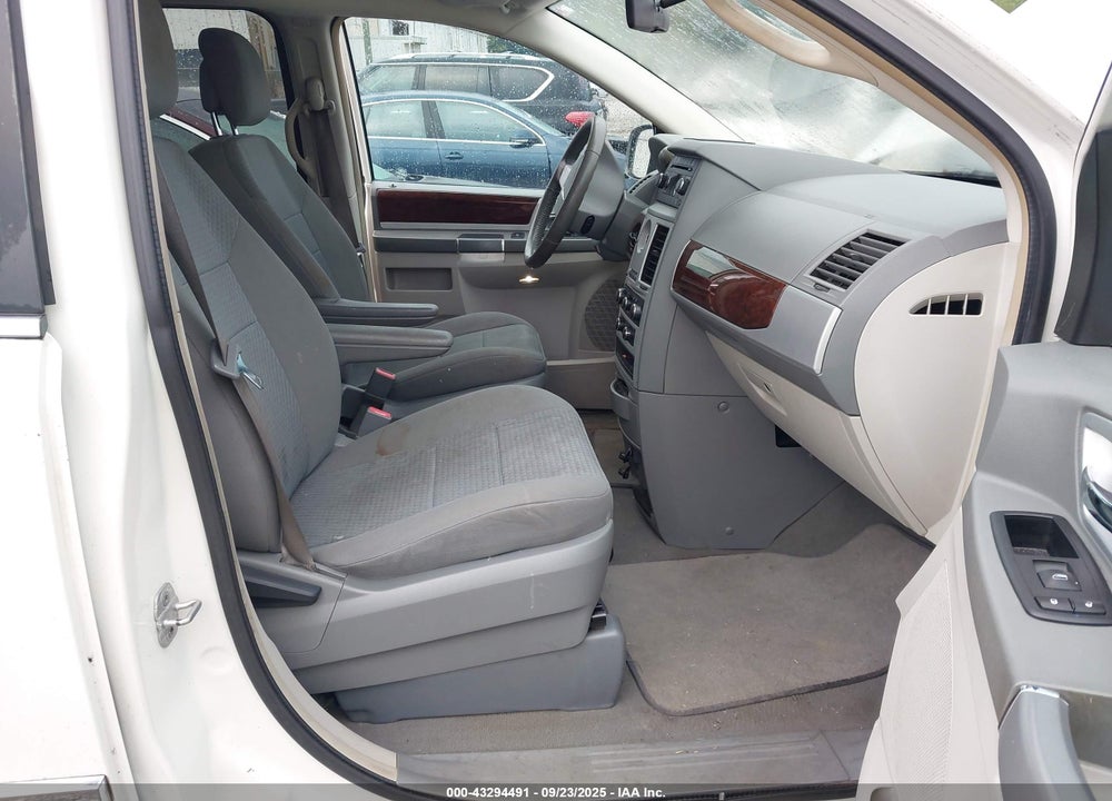 2010 CHRYSLER TOWN & COUNTRY TOURING VIN: 2A4RR5D18AR421169