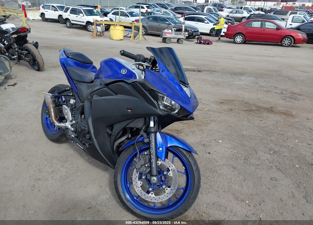 2015 YAMAHA YZFR3 VIN: MH3RH06Y8FK001232