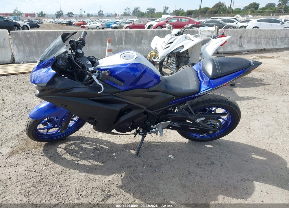 2015 YAMAHA YZFR3 VIN: MH3RH06Y8FK001232