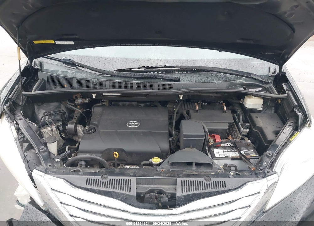 2011 TOYOTA SIENNA LIMITED VIN: 5TDDK3DC3BS027730