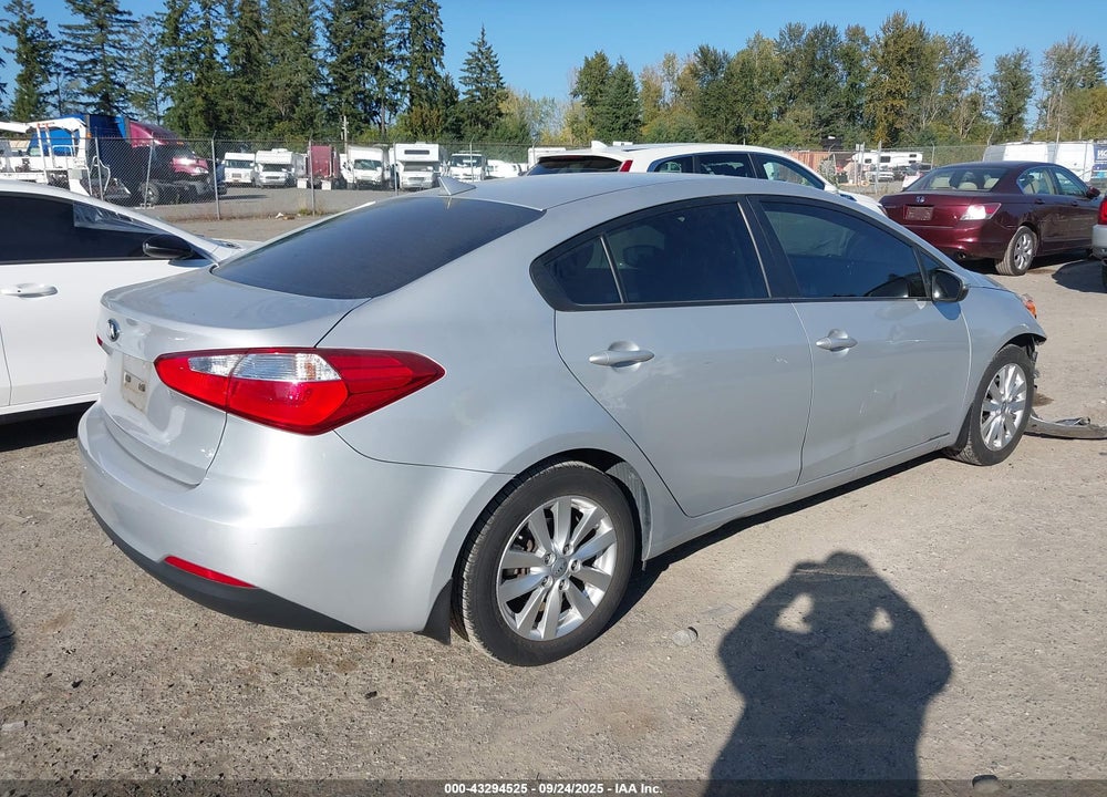 2016 KIA FORTE VIN: KNAFX4A6XG5462608