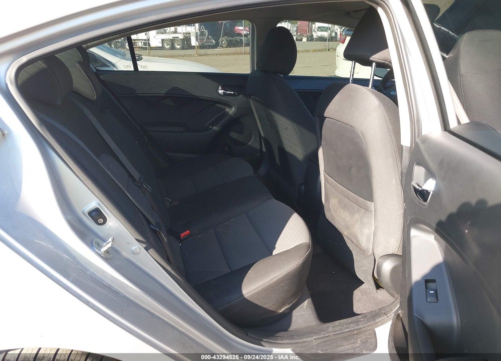 2016 KIA FORTE VIN: KNAFX4A6XG5462608