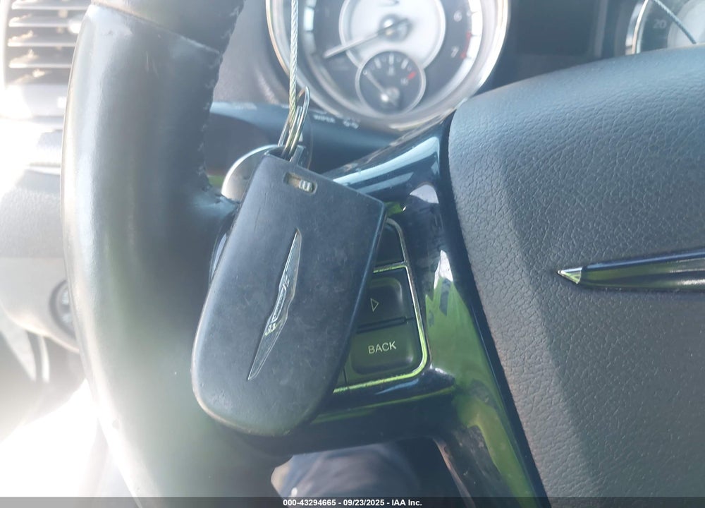 2014 CHRYSLER 300 VIN: 2C3CCABG4EH361274