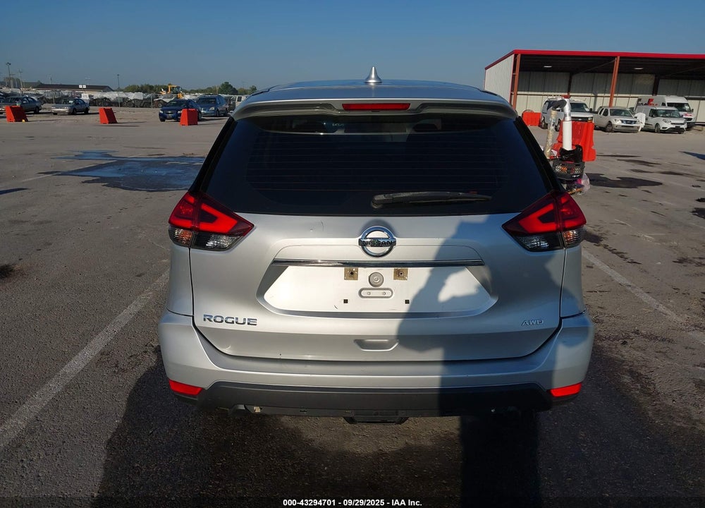 2017 NISSAN ROGUE SPORT VIN: KNMAT2MV8HP510595