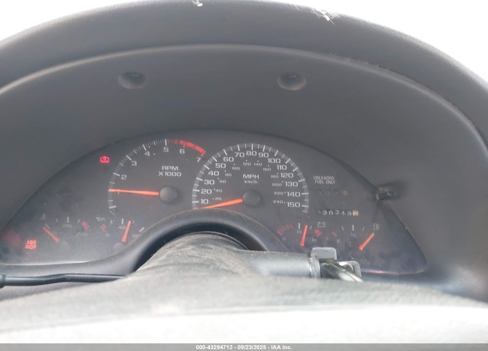 1997 CHEVROLET CAMARO Z28 VIN: 2G1FP32P0V2104052
