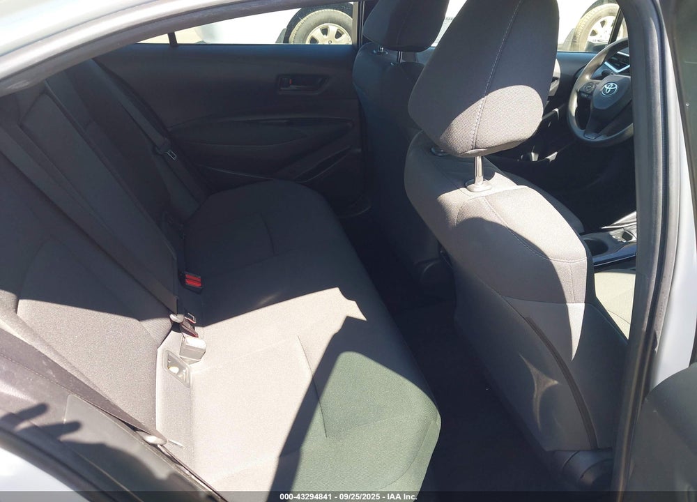 2022 TOYOTA COROLLA VIN: JTDEAMDE2N3009241