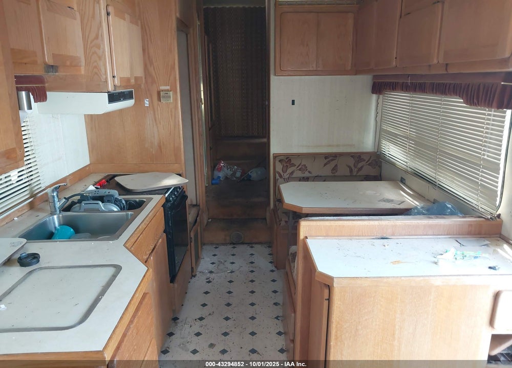 1988 VISTA CRUISER VIN: 1S9FP2929JE203014