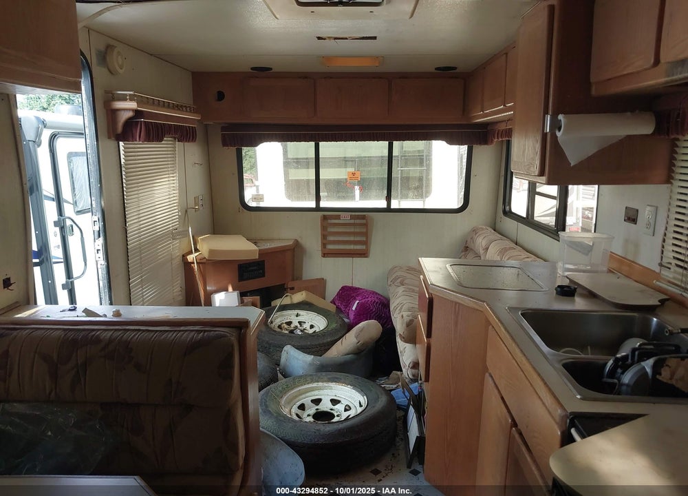 1988 VISTA CRUISER VIN: 1S9FP2929JE203014