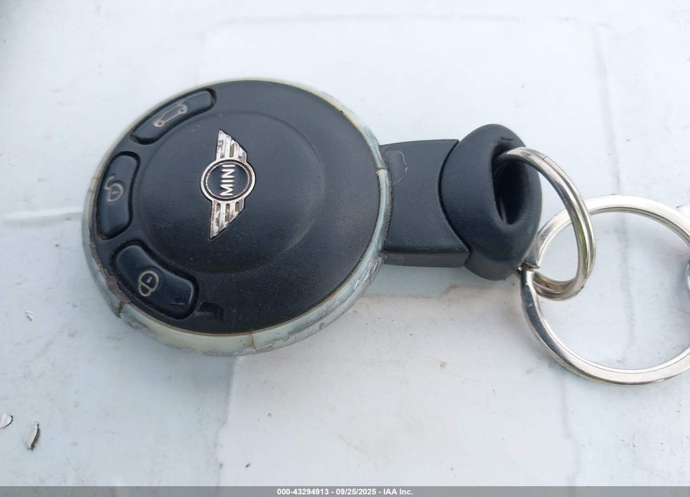 2010 MINI COOPER CLUBMAN VIN: WMWML3C59ATX37440