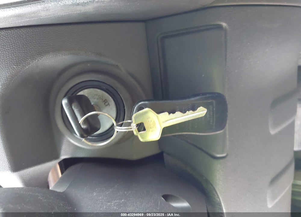 2013 NISSAN XTERRA VIN: 5N1AN0NW6DN824902