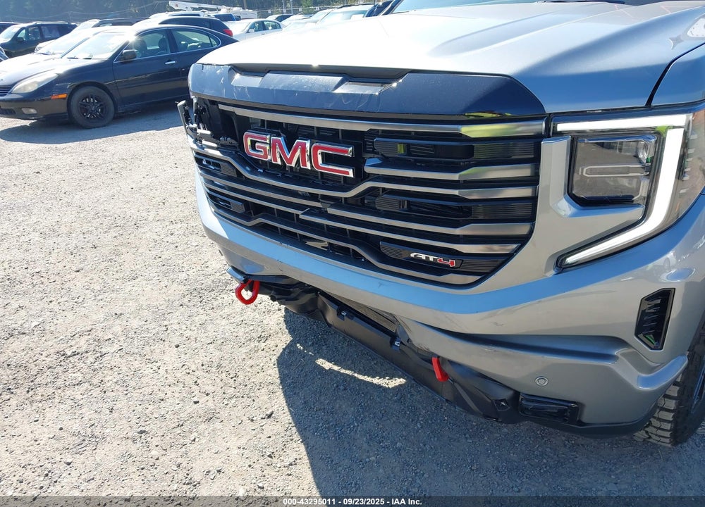 2025 GMC SIERRA 1500 4WD SHORT BOX AT4 VIN: 3GTUUEE85SG390450