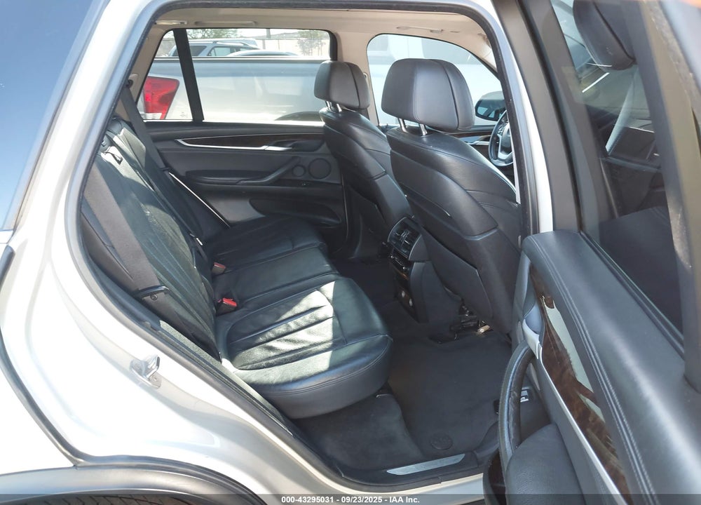 2015 BMW X5 VIN: 5UXKR0C58F0P04976